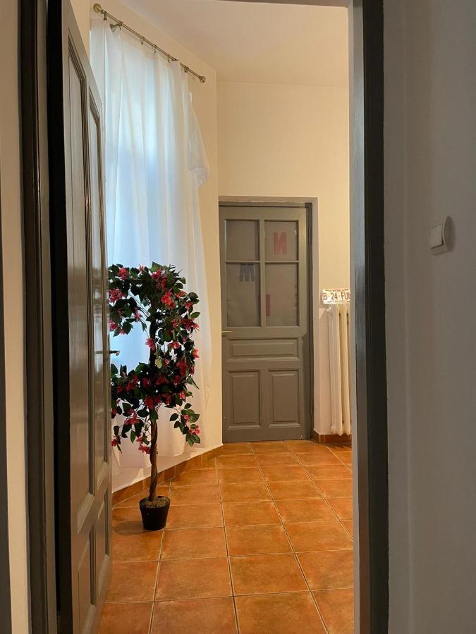 Outstanding 3Br Ultracentral Cityview Balcony Aaa Leilighet Bucureşti Eksteriør bilde
